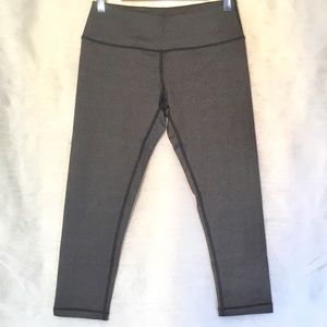Yoggir Yoga Pants/Leggings Gray Crop Pocket.